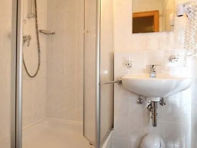 Ratskeller Отель Целль-ан-дер-Мозель